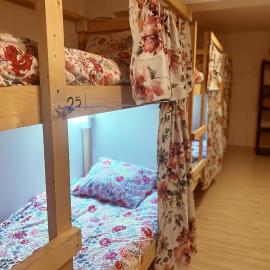 Unique City Hostel 100 meters from Beach, hotel em Larnaka