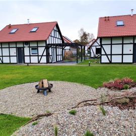 Domki Trzy - 3, hotel a Smołdziński Las