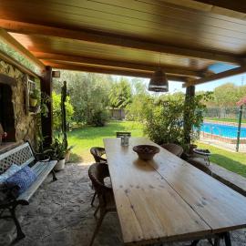 Chalet Valdevaqueros - Gran piscina y 5 min playa, hotell i Tarifa