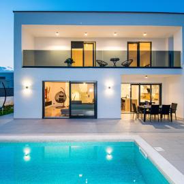 Villa Mina with a private pool in Pula