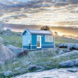 Heathcote Hills Tiny House - Tiny Stays, Hotel in Tooborac