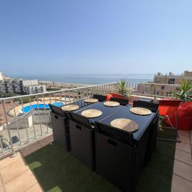T3 avec Terrasse et Vue Mer, Parking, Wi-Fi - 6 Personnes - FR-1-81-590, hotel in Le Barcarès