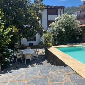 Casa rural con piscina privada, hotel u gradu Casar de Palomero