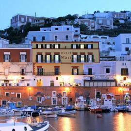Al Mari Suites, hotell i Ponza