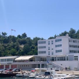 Hotel Tolero, hotel di Ploče