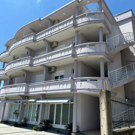 Apartments Flamida，烏爾齊尼的飯店