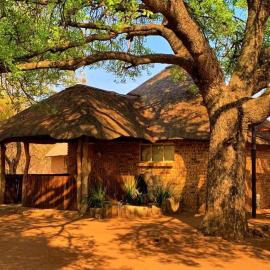 Unathi Game Lodge โรงแรมในTshwee