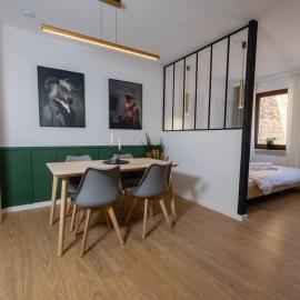 Design & Chill #Altstadt #Beamer