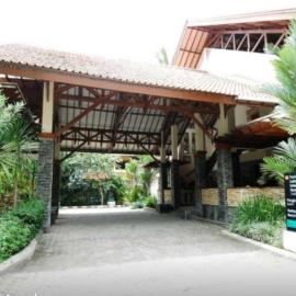 Horison Resort Pondok Layung Anyer, hotel a Serang