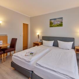 Moselhaus Weiskopf `SelfCheckIn`OffSiteBreakfast`CityParking`, hotel di Bernkastel-Kues