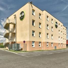 B&B HOTEL Clermont-Ferrand Gerzat، فندق في غيرزا