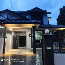 NEW 55 Homestay Corner Lot Spacious House in Bukit Bakri Muar, hotel in Muar