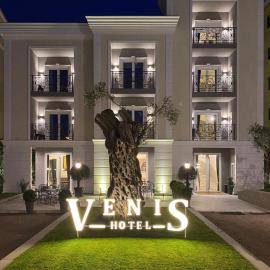 Venis Hotel، فندق في تيرانا