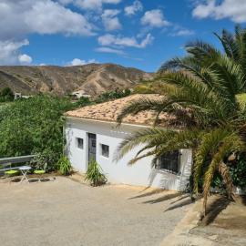 Casa Tropical, serene poolside retreat in nature, hotel en Albox