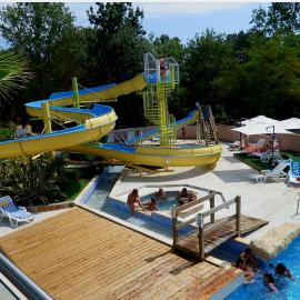 Mobil-home dans camping aquatique