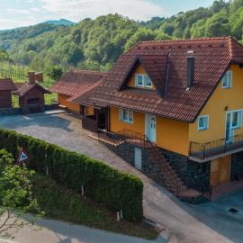 Holiday Home Lanita with Two Bedrooms & Terrace, Hotel in Podbočje