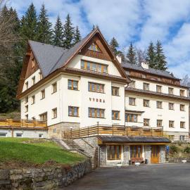Samoobslužný hotel Vydra, hotel v mestu Srní