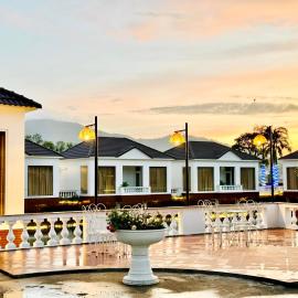 Rồng Vàng Resort, מלון בTri Tôn