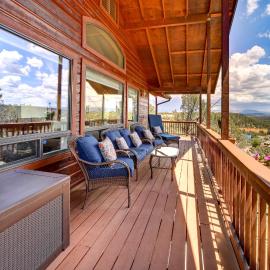 Fire Pit & Views: ‘Falconcrest’ Cottage in Payson!, отель в городе Пейсон
