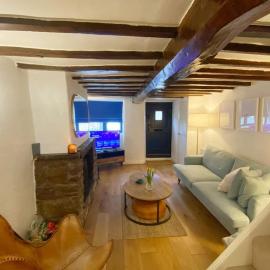 1750's cottage with open fire and beams, hotel v destinácii Upholland