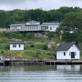 Exclusive house with private boathouse, hotel a Nösund