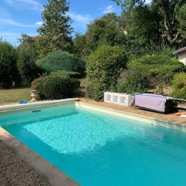 Studio indépendant /2 personnes, Hotel in Le Bugue
