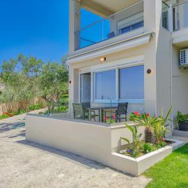 Fully renovated apartment in Platanias 1
