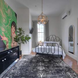 Sugars Inn Room 2 Boutique Hotel One Mile to Beach, hotel v destinaci Galveston