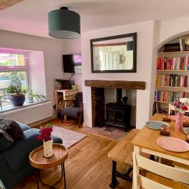 Quiet & Cosy 2-Bedroom Cottage in Coltishall – hotel w mieście Coltishall