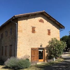 « Le Vieux Hangar » gîte à la ferme, Hotel in Truffe