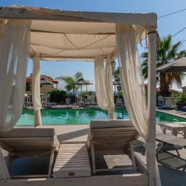 Evita Studios, hotel a Svoronata