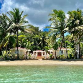 Las Casitas of Villa Paraiso / Beachfront & Pool, hotel in Big Creek