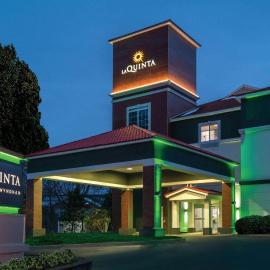 La Quinta by Wyndham Latham Albany Airport, hotel en Latham