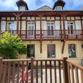 Chambres d'Hôtes La petite Salamandre, hotel in Étretat