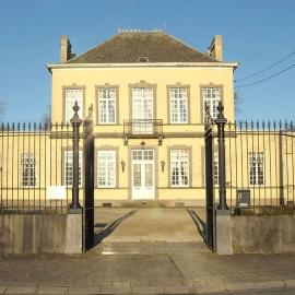 Petit château à la campagne., hotel Beloeil városában