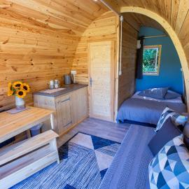 The Woolpack Glamping, hotel in Yalding