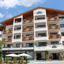 Hotel Schwarzer Adler, hotel em Nauders