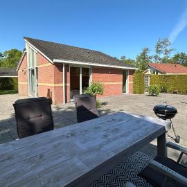 Modern Vacation home - Near the Wadden Sea, hotell sihtkohas Tzummarum