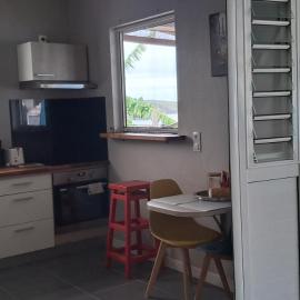 Beau F2 classé, vue mer, spa, piscine, jardin, ξενοδοχείο σε Le Robert