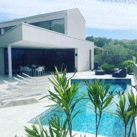 5*Modern Seaview villa with private pool, Hotel in Klimno