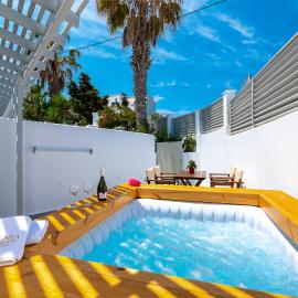 Aerenia Luxury Suites, hotell sihtkohas Karterádos