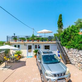 House Natasa, hotel em Barbat na Rabu