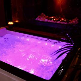 love room gold - les delices rooms, hotelli kohteessa Angers