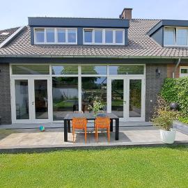 Woning in Born, hotel in Born