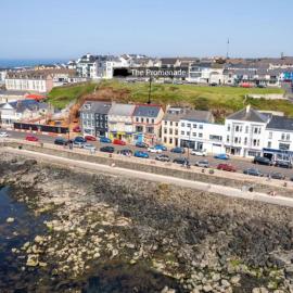 Promenade Apartment Panoramic sea Views Portstewart, hotel in Portstewart