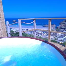Cornwall, Sea Views, hot tub, sauna, Portreath