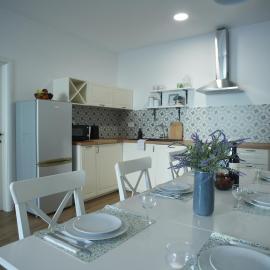 Apartments Petrich, hotel u gradu Jesenice