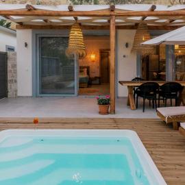 The Cave Villa, hotel a Matala