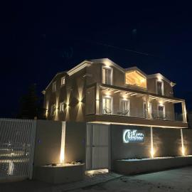 Melena Premium Suites