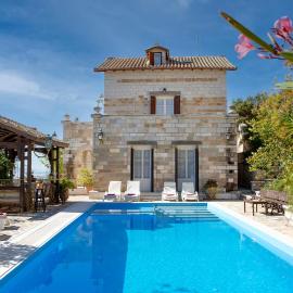 Senecio, Hotel in Kariotes